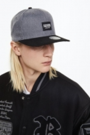 HM  Casquette avec application