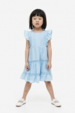 Robe volantée avec détails en dentelle