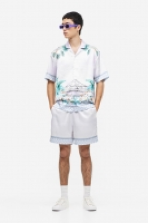 HM  Short Relaxed Fit en satin