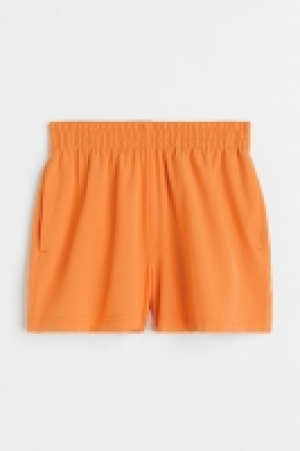 Short de sport 4.99 €