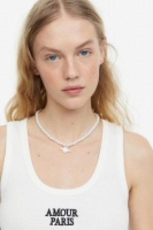 Beaded short necklace