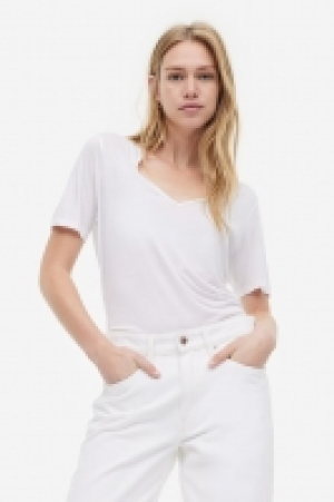 T-shirt à encolure en V 5.99 €