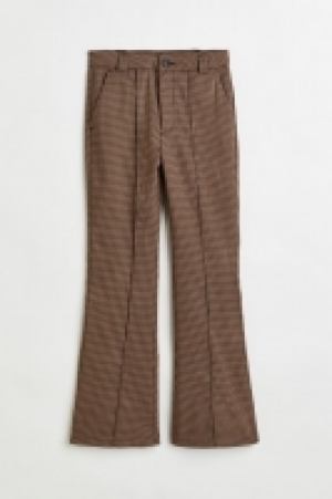 Pantalon habillé avec jambes évasées