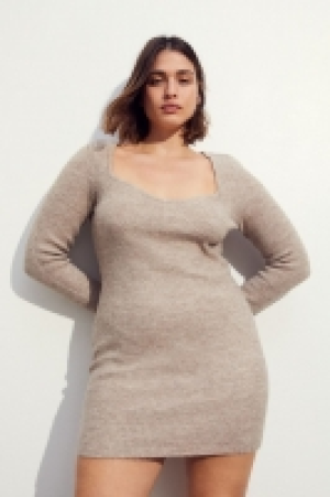 Robe en maille côtelée 19.99 €