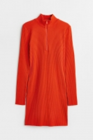 Robe moulante en maille côtelée 8.99 €