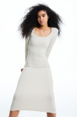 Robe moulante côtelée 7.99 €