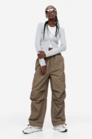 Pantalon parachute 10.99 €