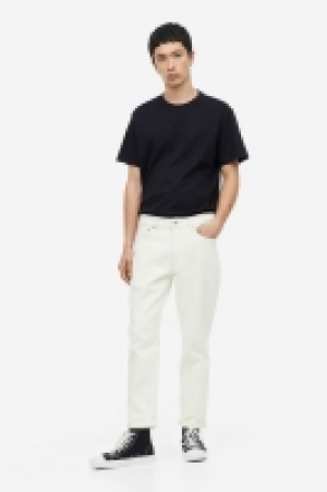 Regular Tapered Jeans 27.99 €