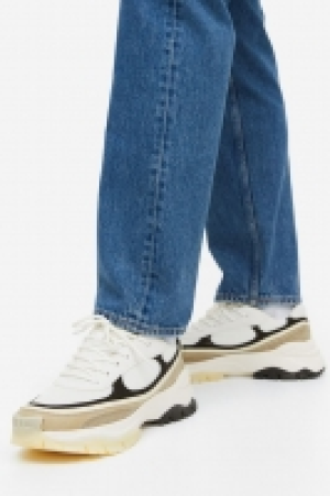 Sneakers à semelle épaisse 34.99 €