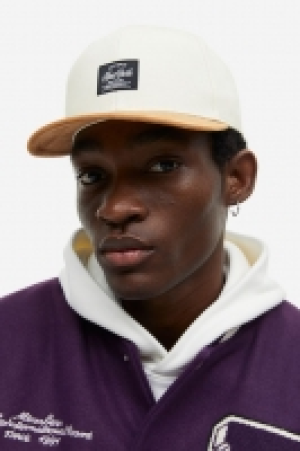 Casquette avec application 6.99 €