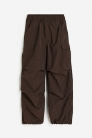 Pantalon parachute 12.99 €