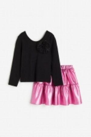 Ensemble 2 pièces avec top et jupe 10.99 €